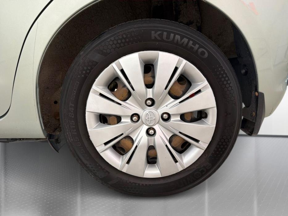 TOYOTA Yaris 2012