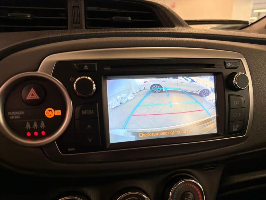 TOYOTA Yaris 2012