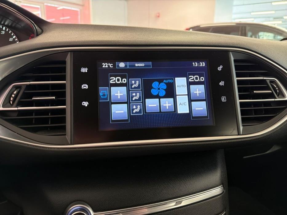 PEUGEOT 308 2017