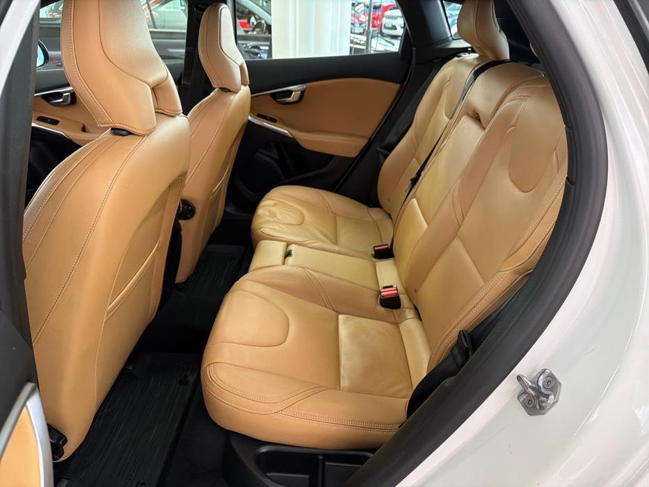 VOLVO V40 Cross Country 2017