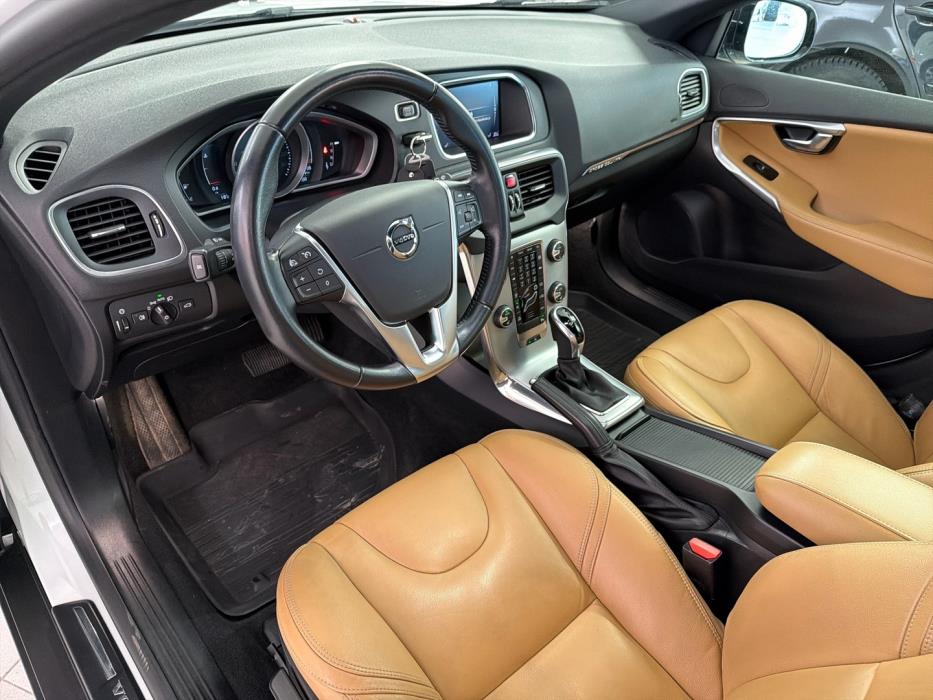 VOLVO V40 Cross Country 2017