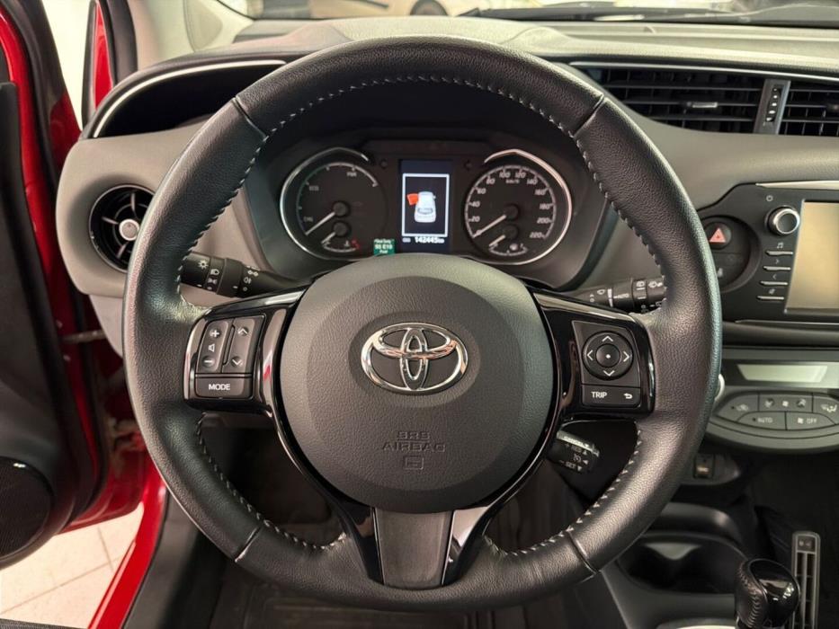 TOYOTA Yaris 2018