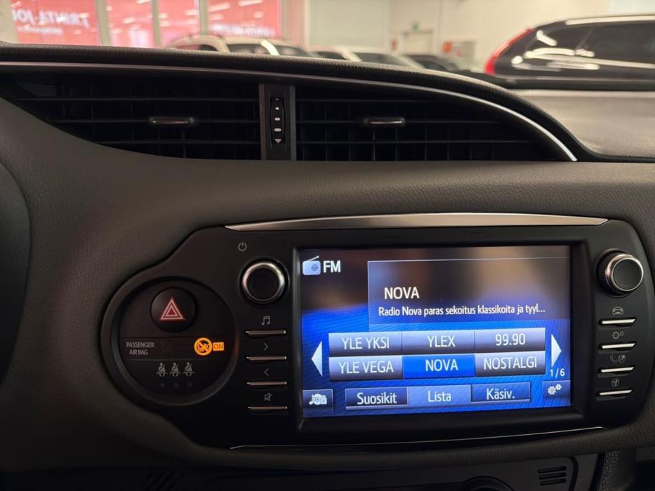 TOYOTA Yaris 2018