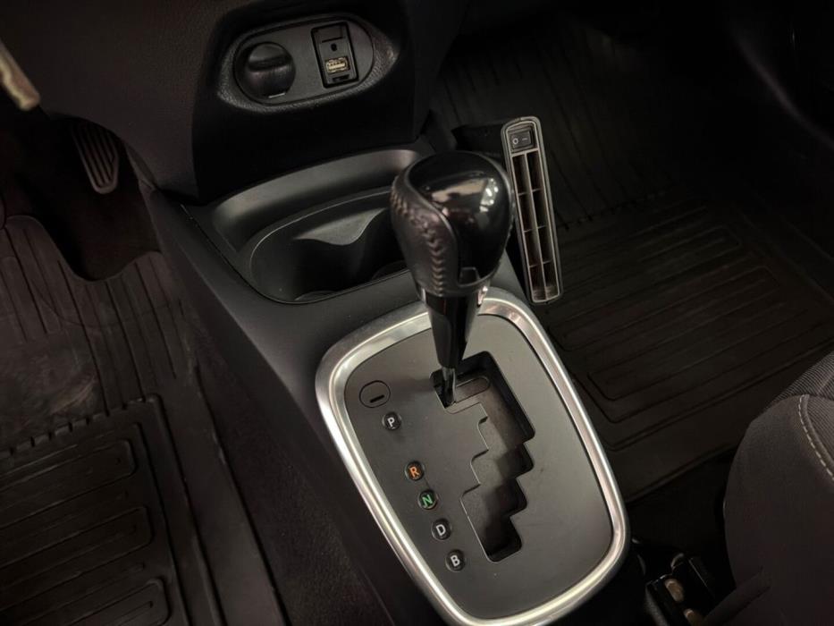 TOYOTA Yaris 2018