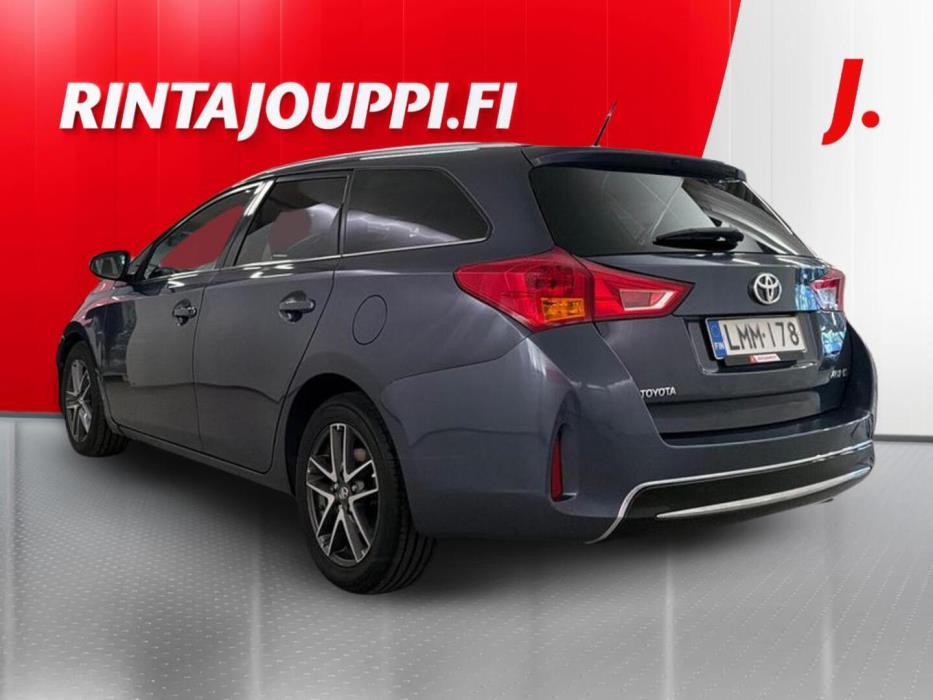 TOYOTA Auris 2015