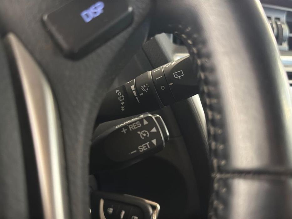 TOYOTA Auris 2015