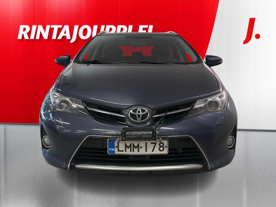 TOYOTA Auris 2015