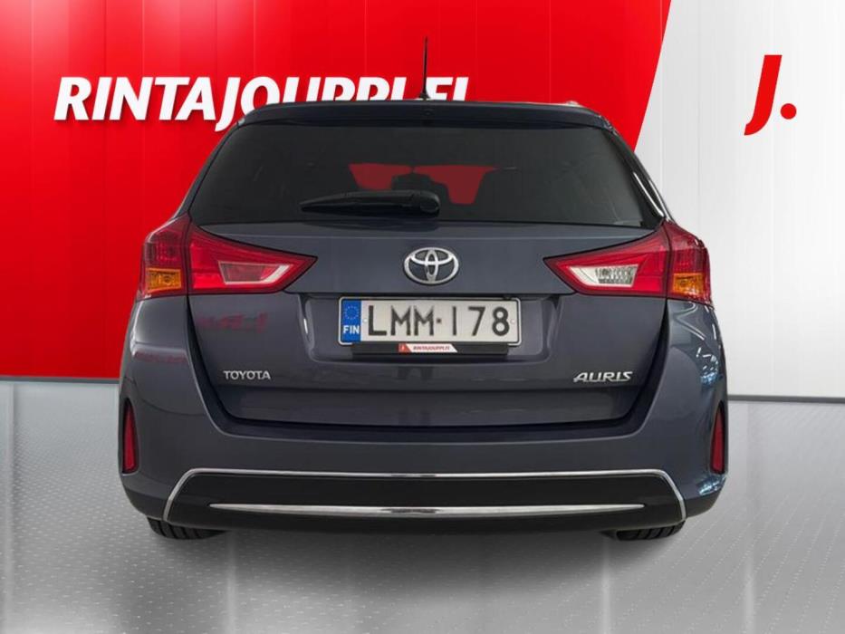 TOYOTA Auris 2015