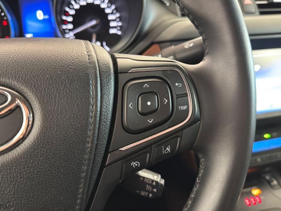 TOYOTA Avensis 2016
