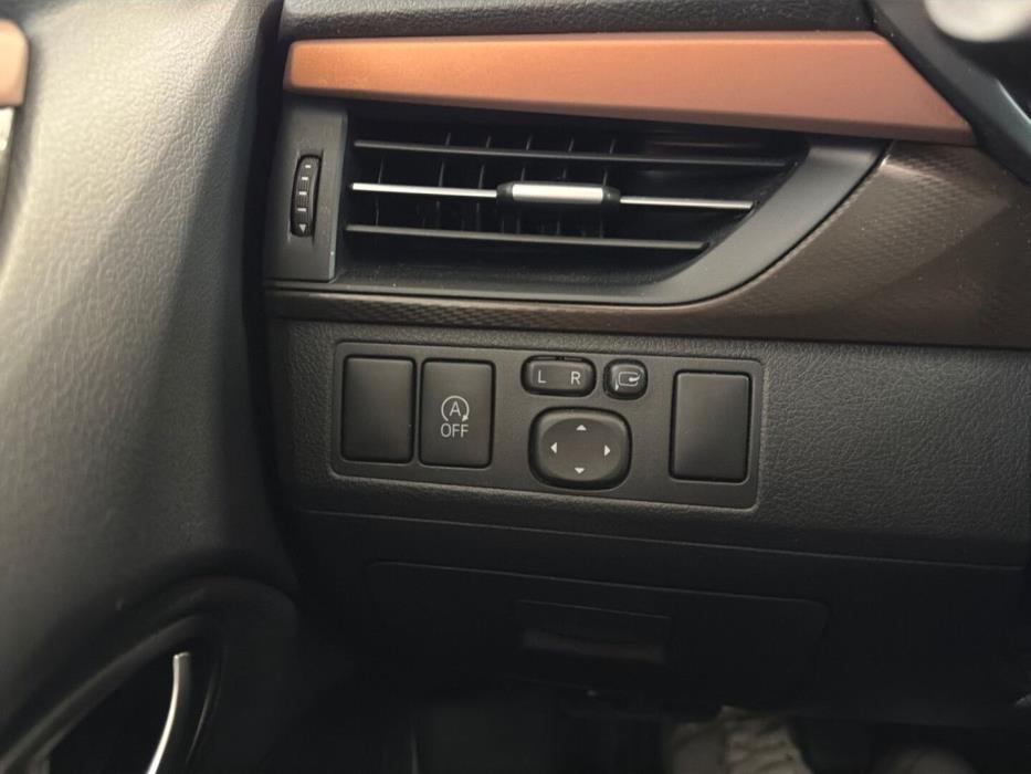 TOYOTA Avensis 2016