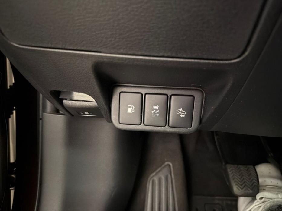 TOYOTA Avensis 2016