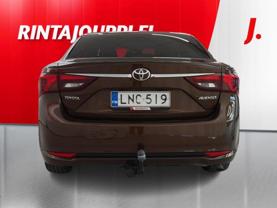 TOYOTA Avensis 2016