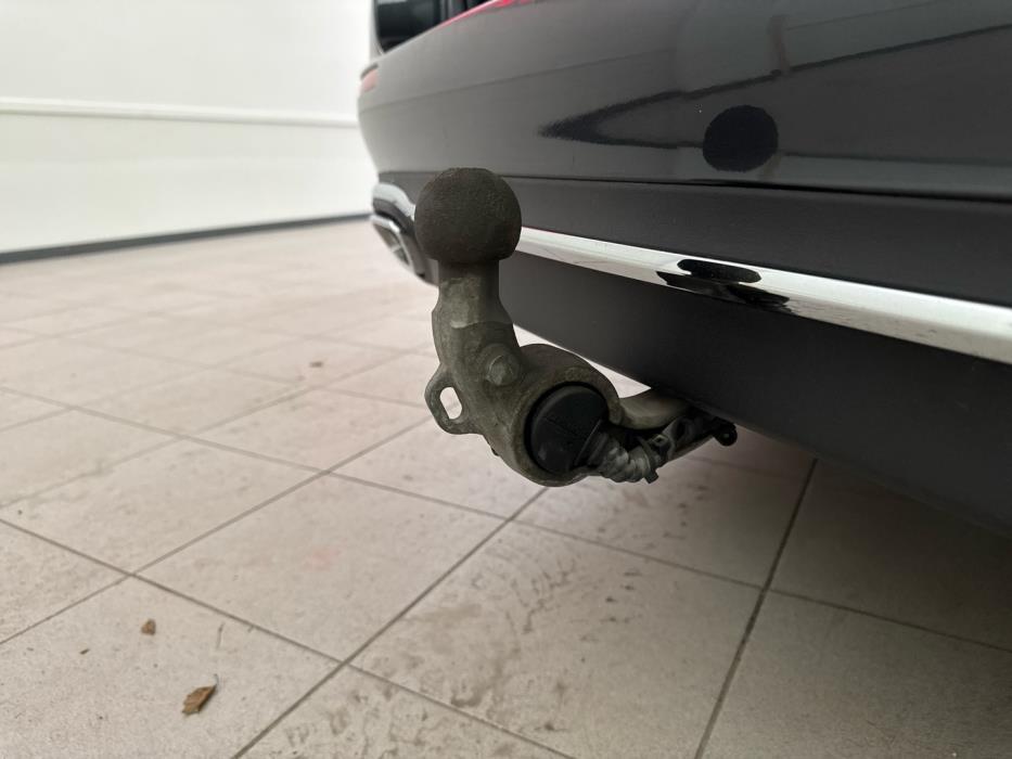 MERCEDES-BENZ E 2021