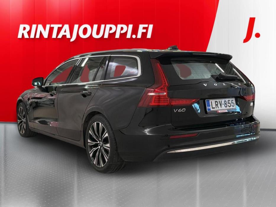 VOLVO V60 2023