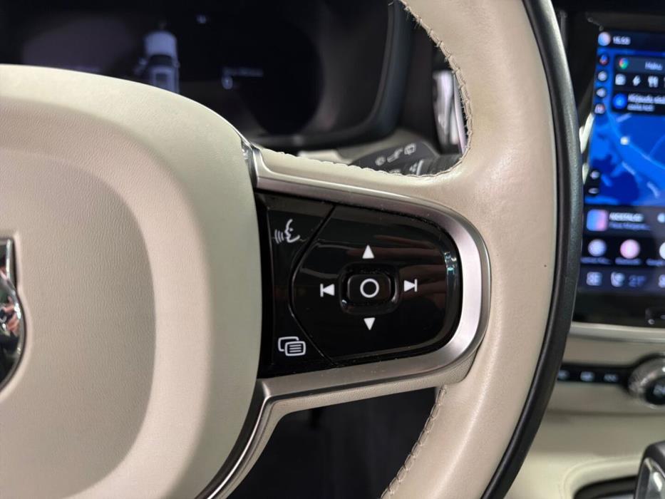 VOLVO V60 2023