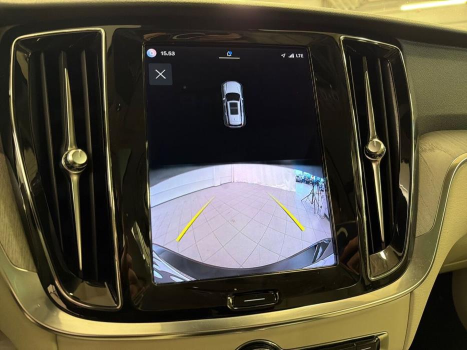 VOLVO V60 2023