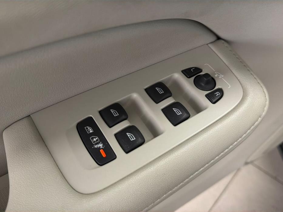 VOLVO V60 2023