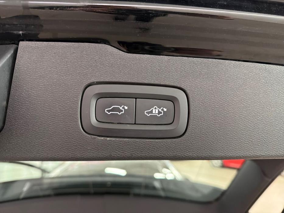 VOLVO V60 2023