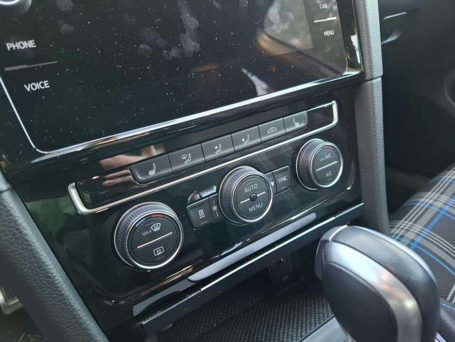 VOLKSWAGEN Golf 2020