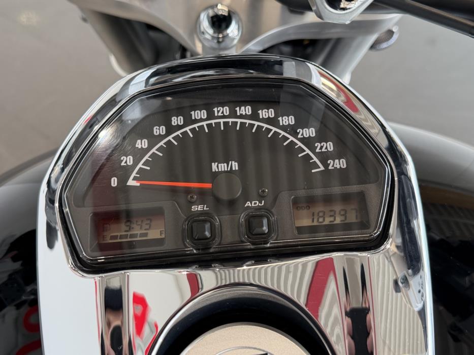 SUZUKI INTRUDER 2008