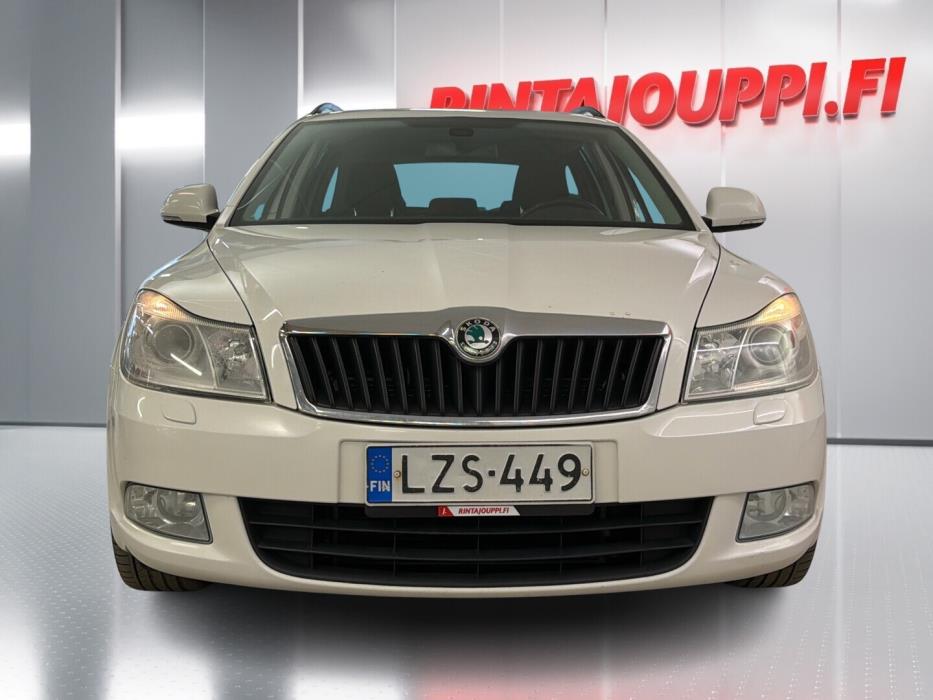 SKODA Octavia 2012