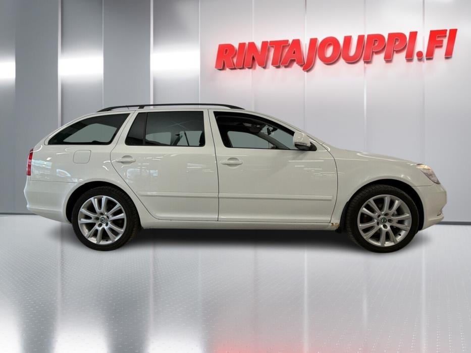 SKODA Octavia 2012