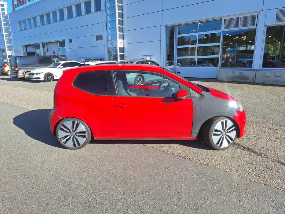 VOLKSWAGEN up! 2012