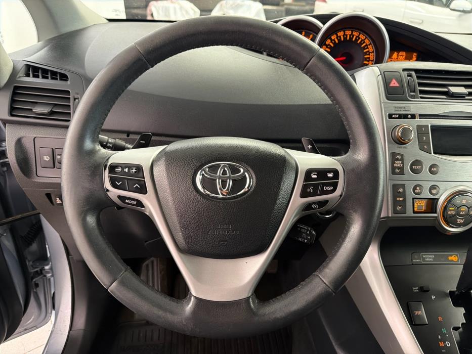 TOYOTA Verso 2011