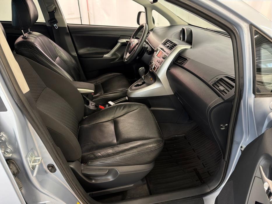 TOYOTA Verso 2011