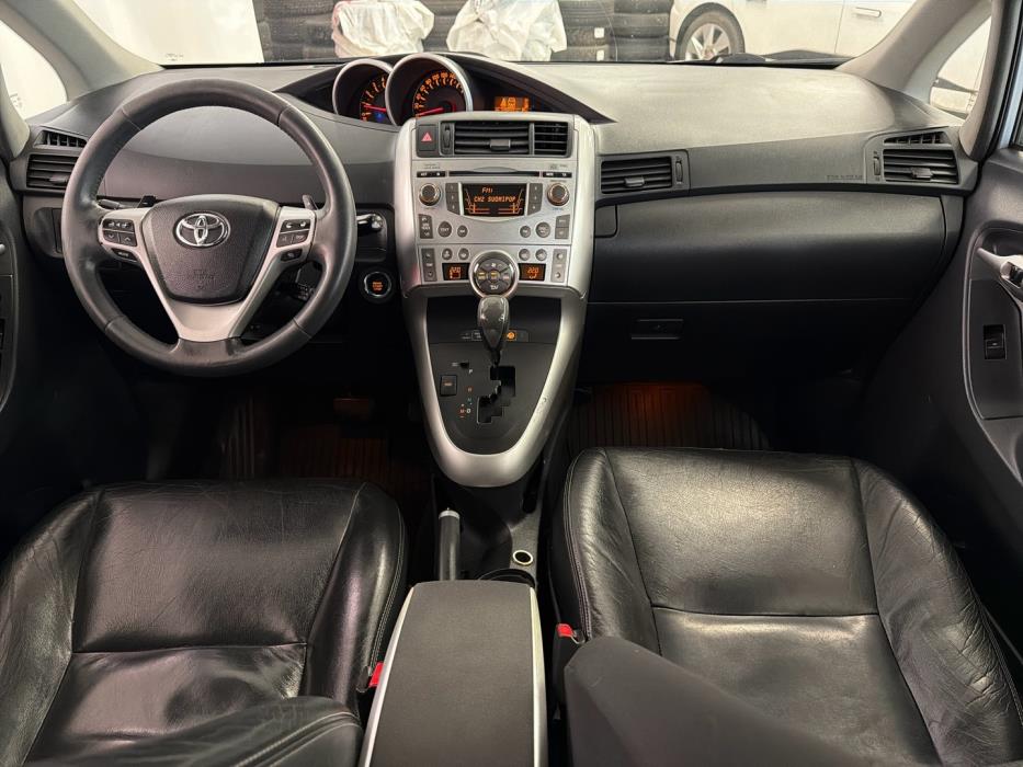 TOYOTA Verso 2011