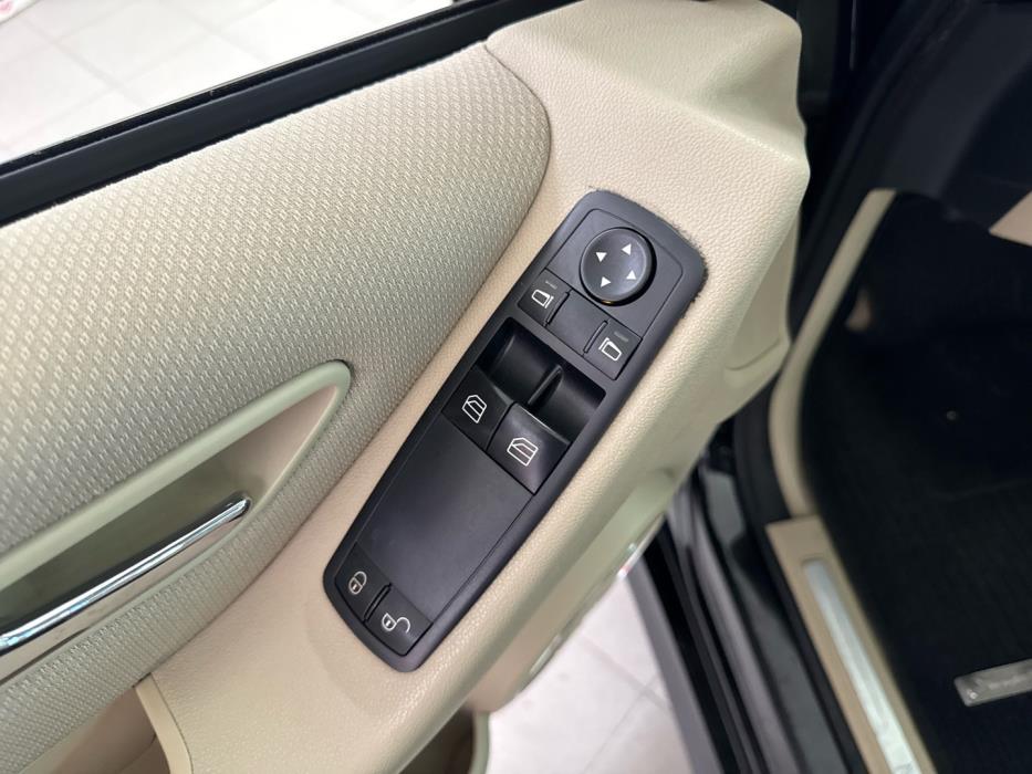 MERCEDES-BENZ B 2010