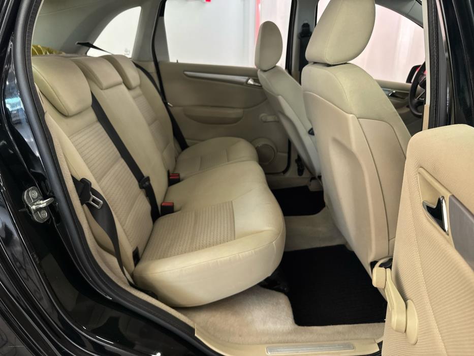 MERCEDES-BENZ B 2010