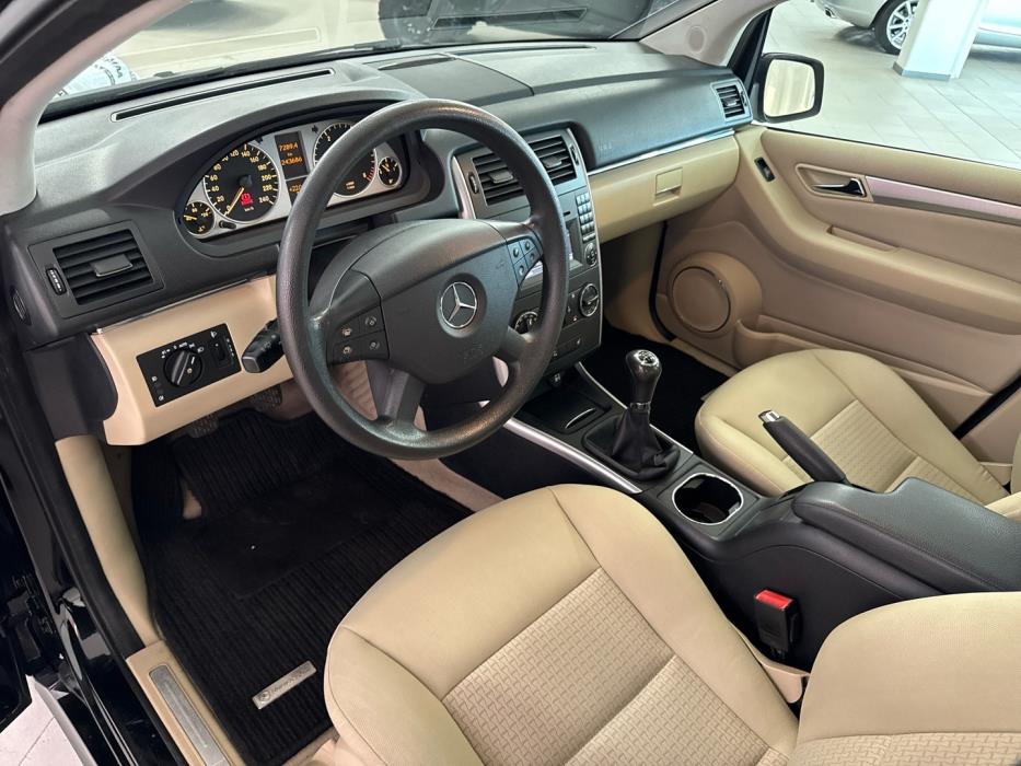 MERCEDES-BENZ B 2010