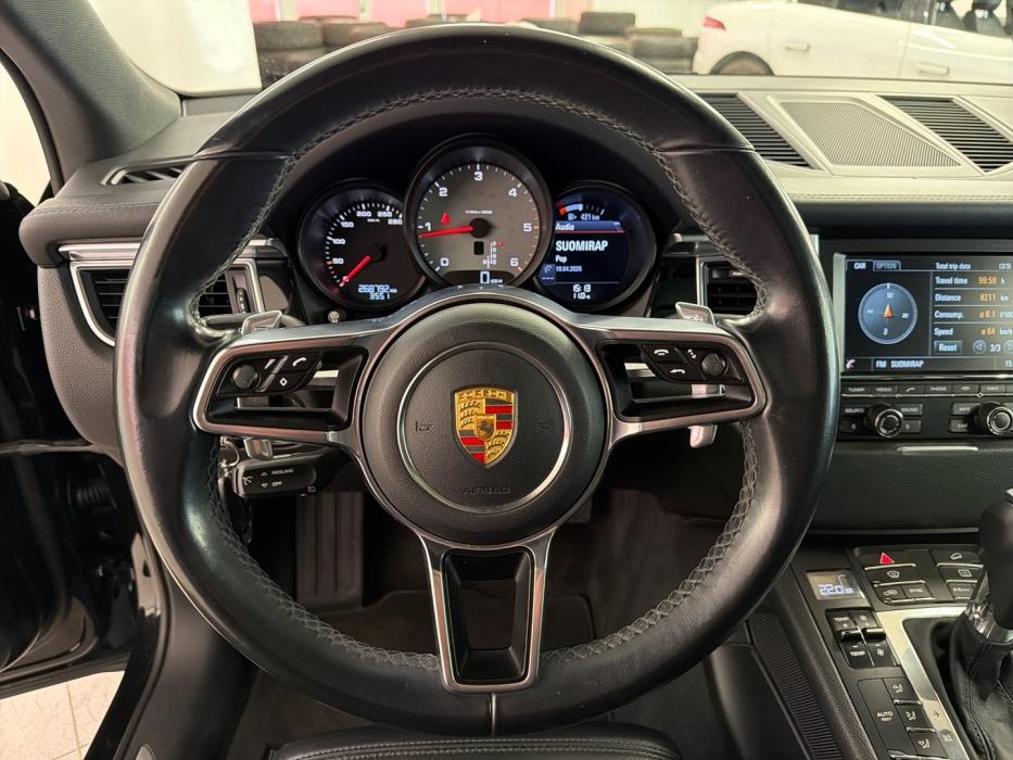 PORSCHE Macan 2015