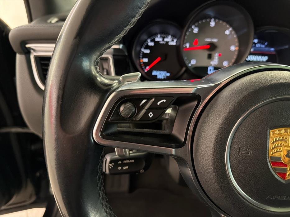 PORSCHE Macan 2015