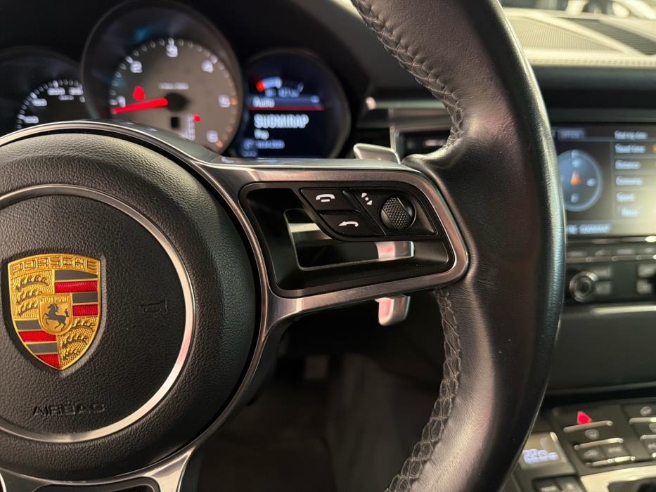 PORSCHE Macan 2015