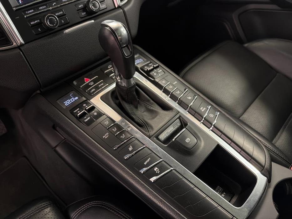 PORSCHE Macan 2015