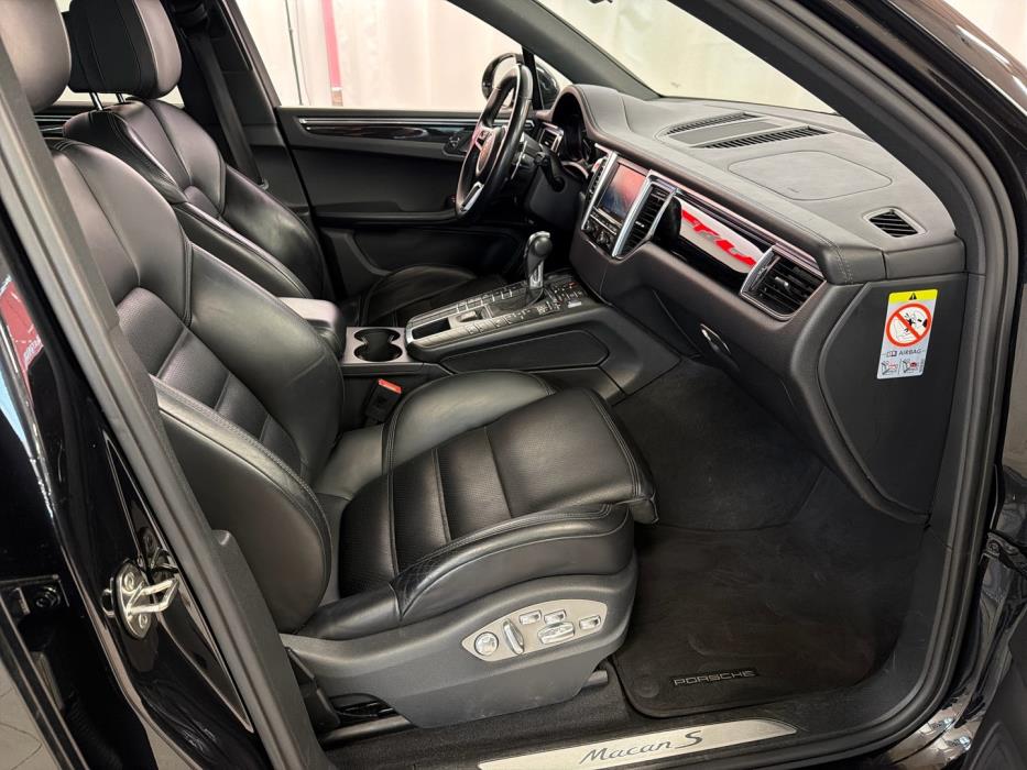 PORSCHE Macan 2015