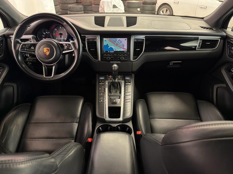 PORSCHE Macan 2015