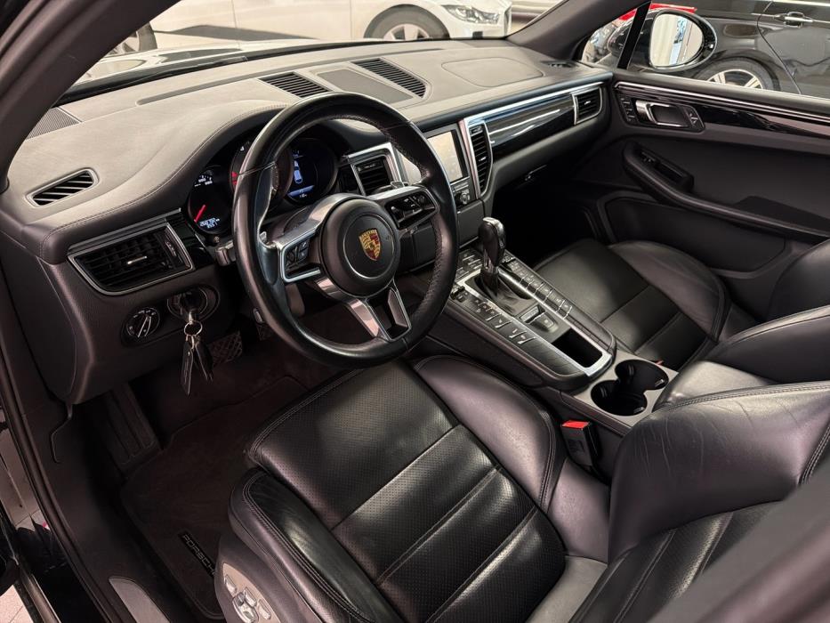 PORSCHE Macan 2015