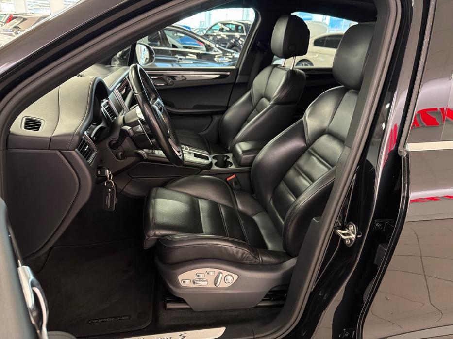PORSCHE Macan 2015