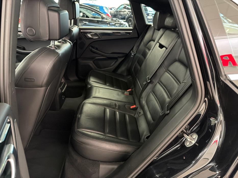 PORSCHE Macan 2015