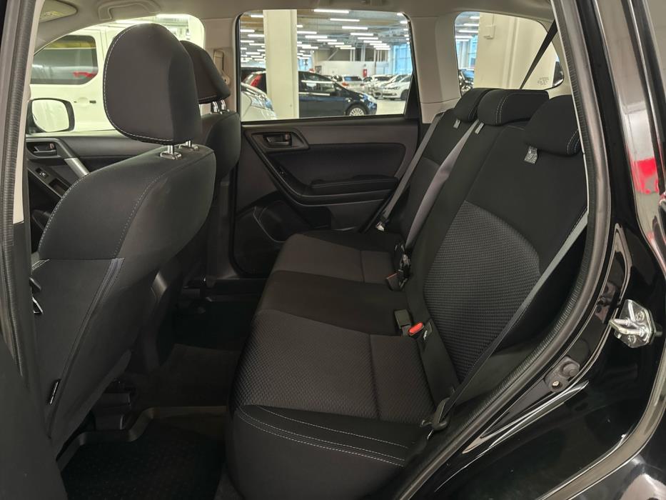 SUBARU Forester 2016