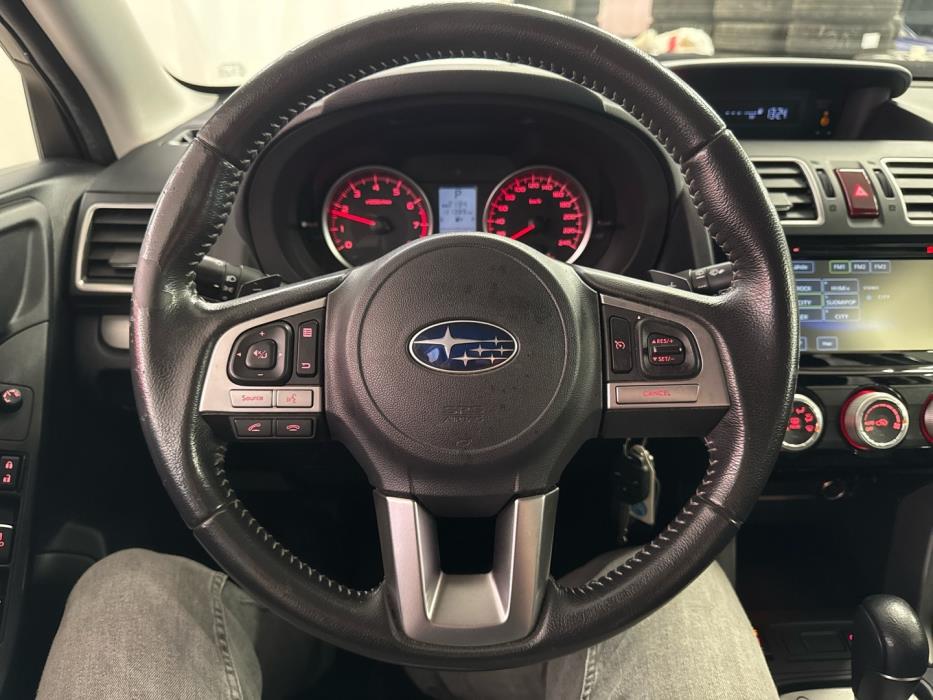 SUBARU Forester 2016