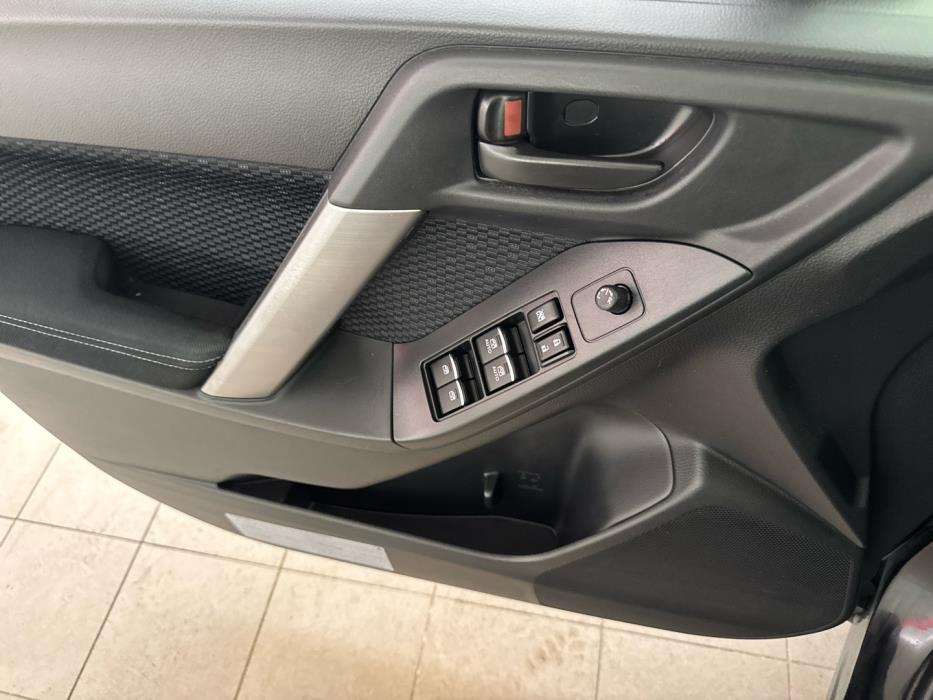 SUBARU Forester 2016