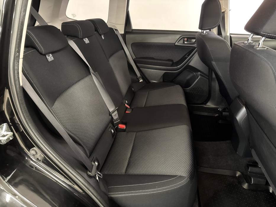 SUBARU Forester 2016