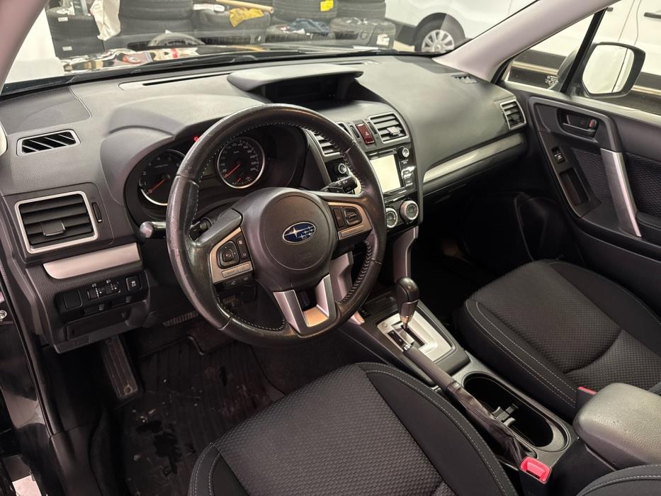 SUBARU Forester 2016