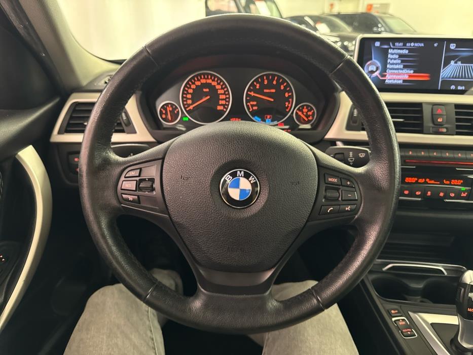 BMW 330 2016