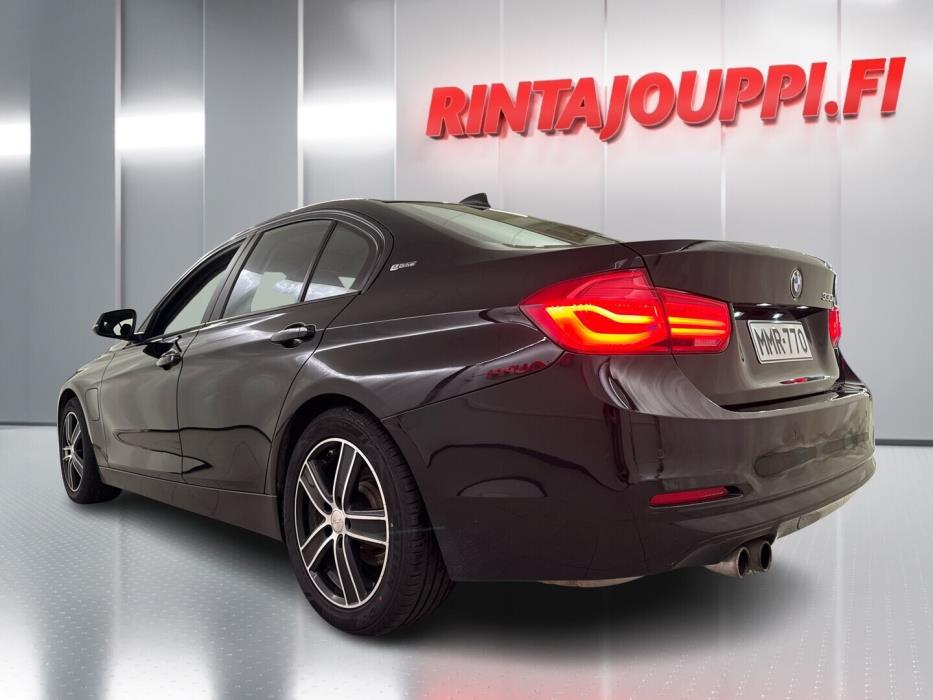 BMW 330 2016