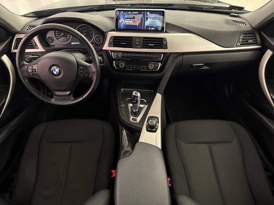BMW 330 2016